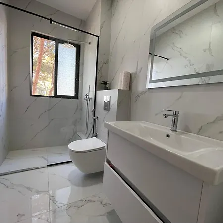 Appartamento Beachfront 2br Sea View - By Enjoy Travel Golem (Tirana)